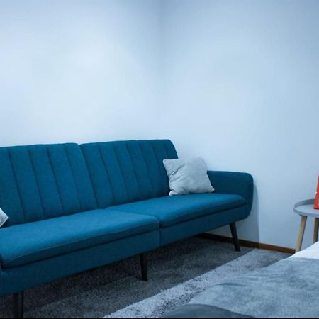 Vlad'S Downtown Apartment Petrila Екстер'єр фото